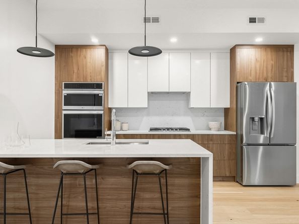 47 Condor 203, Boston MA 02128