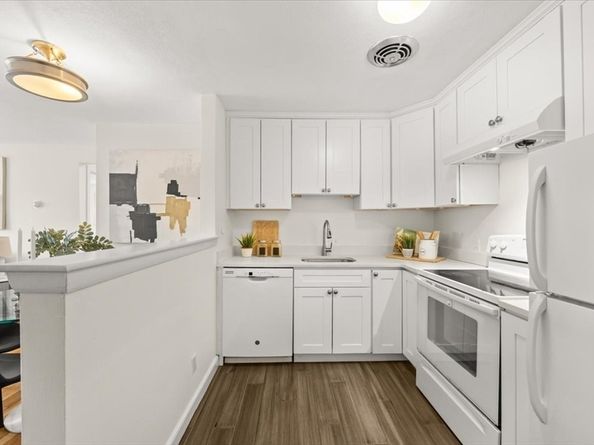 51 Warren St 13, Waltham MA 02453