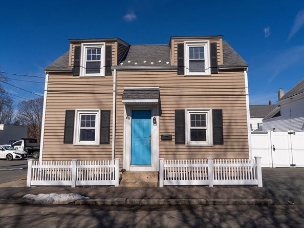 68 Beaver St, Salem MA 01970