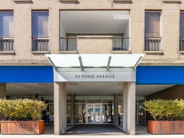 33 Pond Ave 1106, Brookline MA 02445