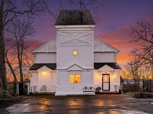 303 Nahant Road, Nahant MA 01908