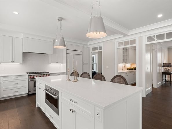17 Wyndemere Lane, Natick MA 01760