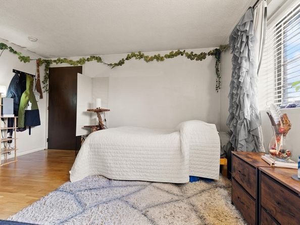 1 Royal Crest Dr 3, Randolph MA 02368