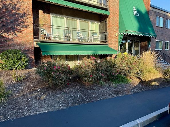 1206 Greendale Ave 201, Needham MA 02492