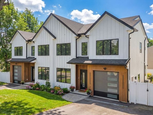 447 Hillside Ave 447, Needham MA 02494