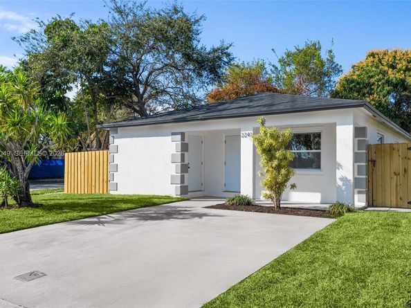 2241 Hope St, Hollywood FL 33020