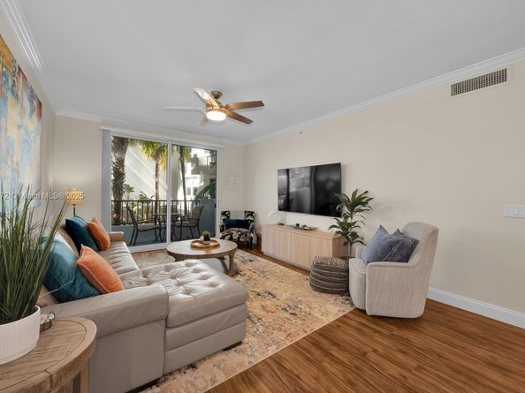 2421 NE 65th St 211, Fort Lauderdale FL 33308