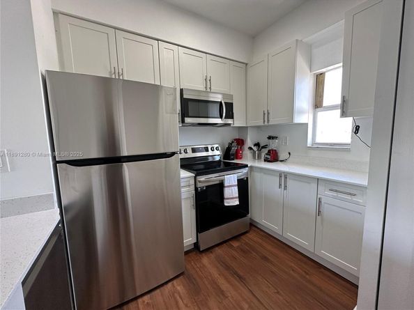 1638 SW 3rd St 303, Miami FL 33135