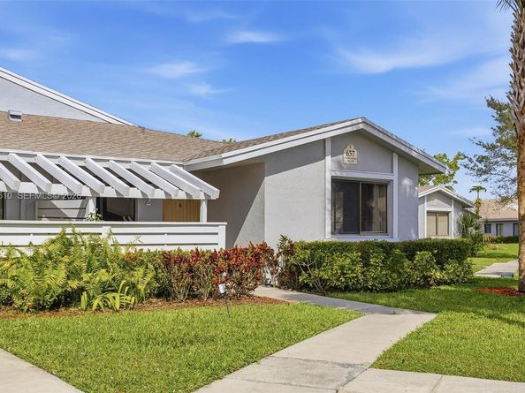 657 Racquet Club Rd 2, Weston FL 33326