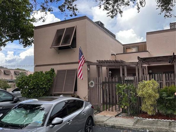 12399 NW 11th St, Pembroke Pines FL 33026
