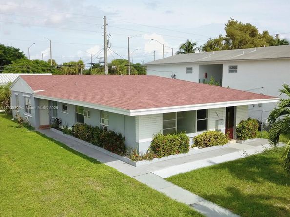 1987 NE 171st St, North Miami Beach FL 33162