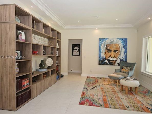 5620 Alton Rd, Miami Beach FL 33140