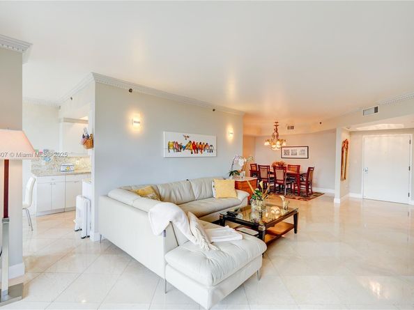 2000 Island Blvd 408, Aventura FL 33160