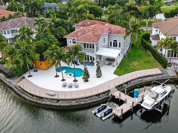 1260 Harbor Ct, Hollywood FL 33019