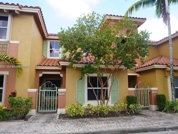 1083 SW 143 Ave 1206, Pembroke Pines FL 33027