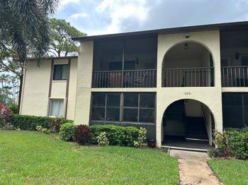 325 Knotty Pine Circle
