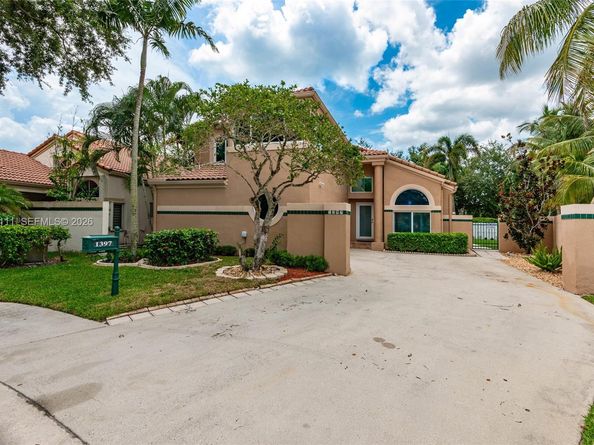 1397 Harbour Side Dr, Weston FL 33326