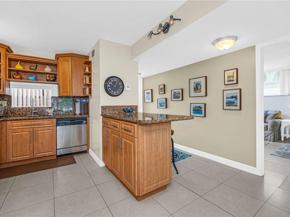 671 S Hollybrook Dr 210, Pembroke Pines FL 33025