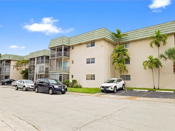 5790 Stirling 212, Hollywood FL 33021