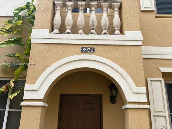 8936 SW 18th St, Miramar FL 33025