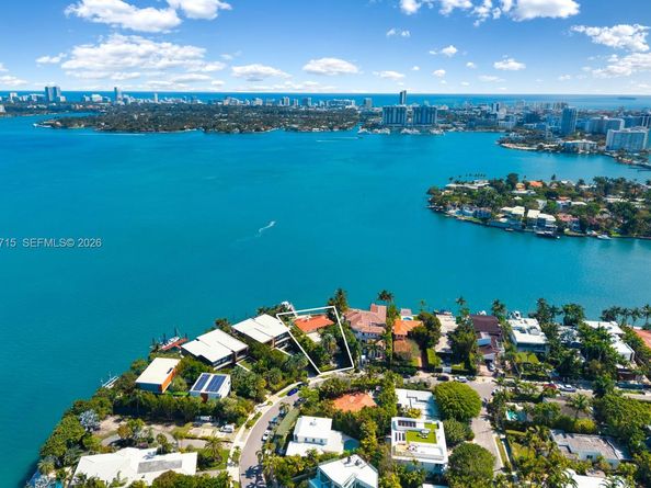 821 E Dilido Dr, Miami Beach FL 33139