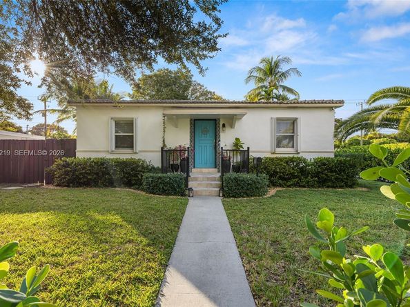 550 Cardinal St, Miami Springs FL 33166