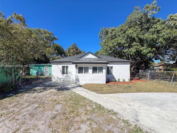 2255 NW 60th St, Miami FL 33142