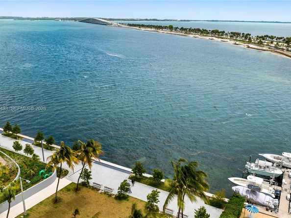 150 SE 25th Rd 12B, Miami FL 33129
