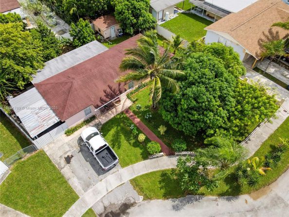 15825 SW 305th Ter, Homestead FL 33033