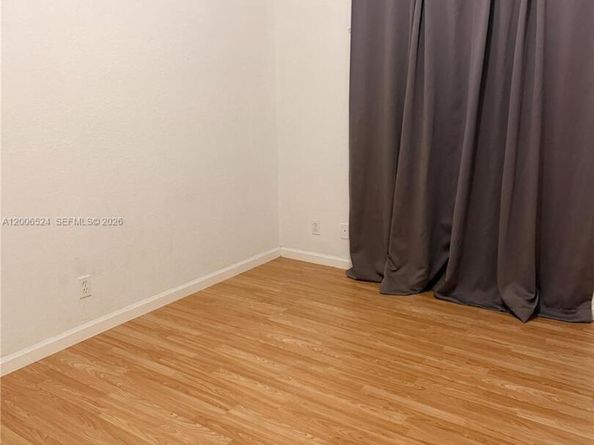 9040 NW 54th St, Sunrise FL 33351