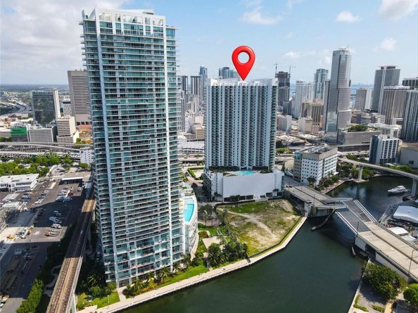 350 S Miami Ave 1803, Miami FL 33130