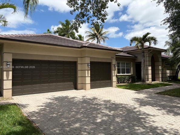 13805 SW 41st St, Davie FL 33330