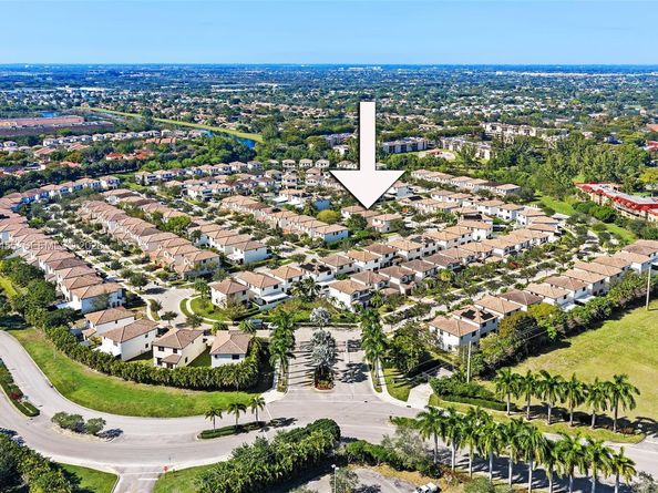 9088 SW 35th St, Miramar FL 33025