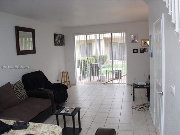 1935 Gardenia Ct 1935, Riviera Beach FL 33404