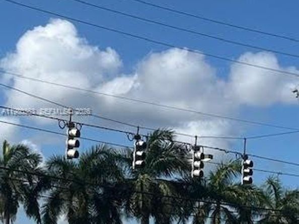 300 SW 134th Way 102E, Pembroke Pines FL 33027