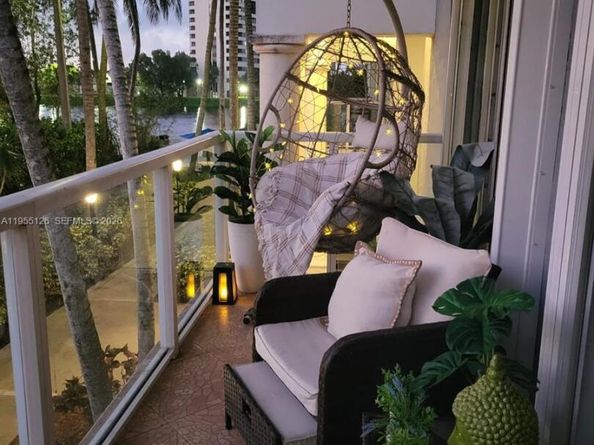 5099 NW 7 St 205, Miami FL 33126