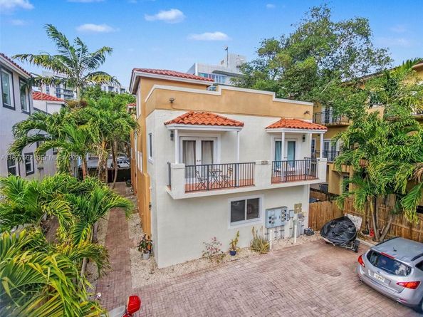 2945 Coconut Ave, Miami FL 33133