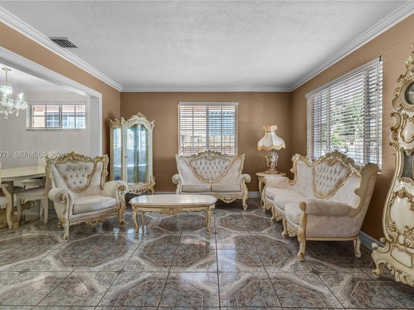 380 E 56th St, Hialeah FL 33013