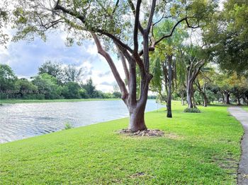 2206 S Cypress Bend Dr