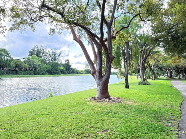 2206 S Cypress Bend Dr 508, Pompano Beach FL 33069