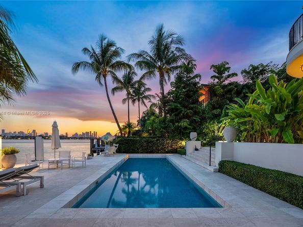 1818 W 23rd St, Miami Beach FL 33140