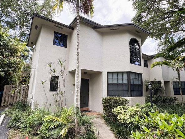 3054 Center St 3054, Miami FL 33133