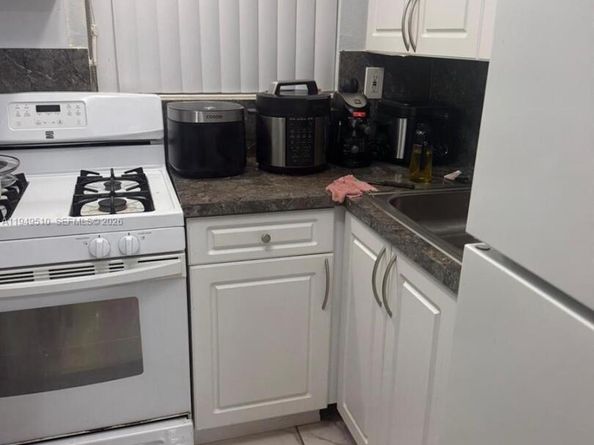 350 E 21st St 108, Hialeah FL 33010