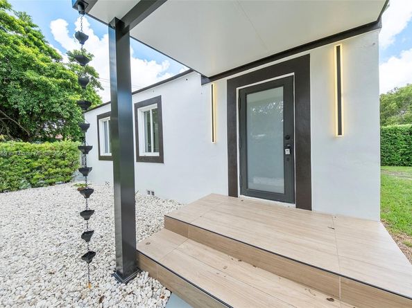 5291 SW 5th St, Miami FL 33134