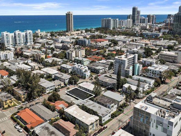 7710 Carlyle Ave, Miami Beach FL 33141