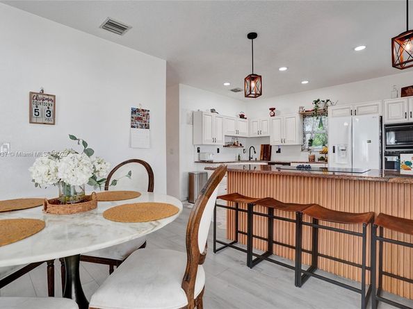 1129 10th St, West Palm Beach FL 33401