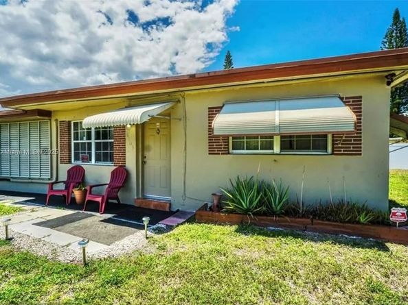 6103 Monroe St, Hollywood FL 33023