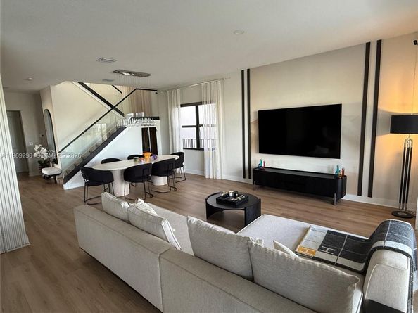 17507 SW 43rd St, Miramar FL 33029