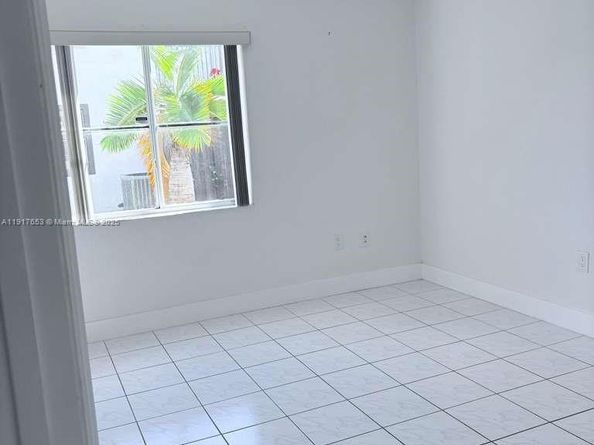 1175 NW 124th Pl 101, Miami FL 33182