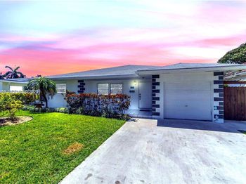 806 NE 4th St